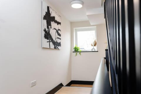 The Berriman Collection Stylish Apartment Sleeps 3 Apartment in Cardiff