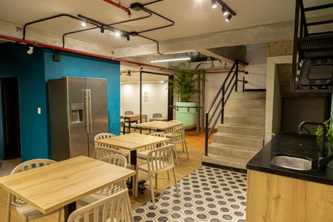 Kitchen or kitchenette, Seating area