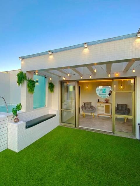 Exclusive Beachfront Penthouse: Private Pool, Amazing View Apartment in Rio de Janeiro