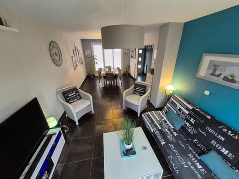 Maison d Angele 4 chambres Villa in Joué-lès-Tours