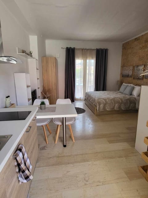 Kitchen or kitchenette, Photo of the whole room