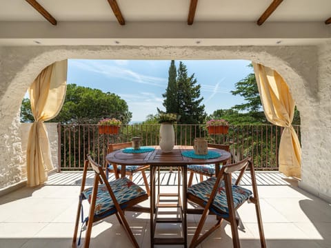 Patio, Balcony/Terrace, Dining area, Garden view, Landmark view