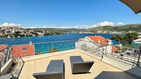 View (from property/room), Balcony/Terrace, Sea view