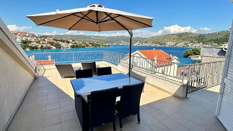 View (from property/room), Balcony/Terrace, Sea view