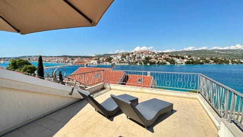 View (from property/room), Balcony/Terrace, Sea view