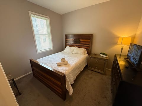 Wonderful Home Close to Downtown Chicago - Free Parking Vacation rental in Chicago