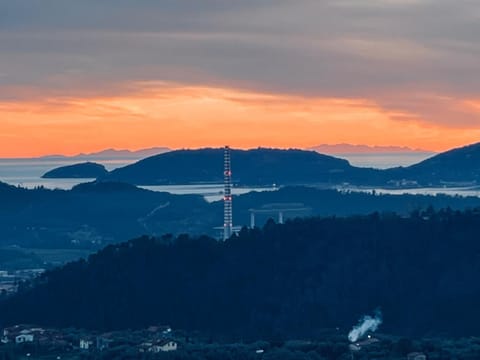Nearby landmark, Natural landscape, Mountain view, Sea view, Sunrise