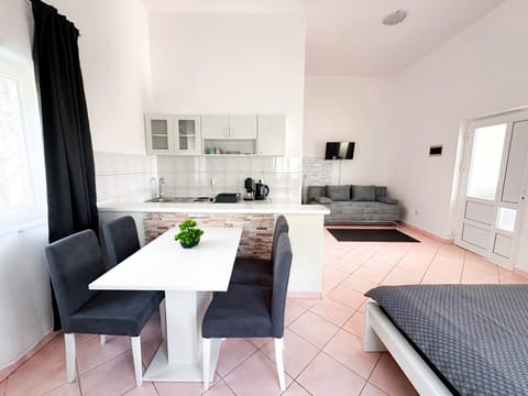 Kitchen or kitchenette, Living room, Photo of the whole room, Dining area