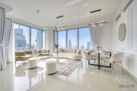 View (from property/room), Living room, Seating area, Dining area