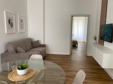 TV and multimedia, Living room, Dining area
