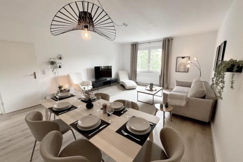 TV and multimedia, Living room, Dining area