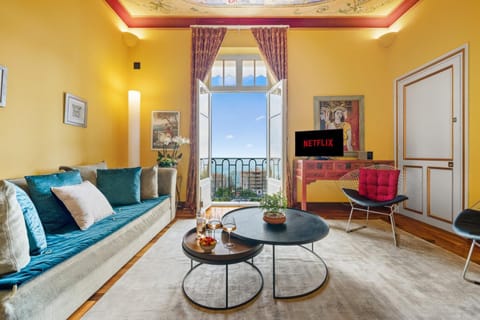 Communal lounge/ TV room, TV and multimedia, Living room, Seating area