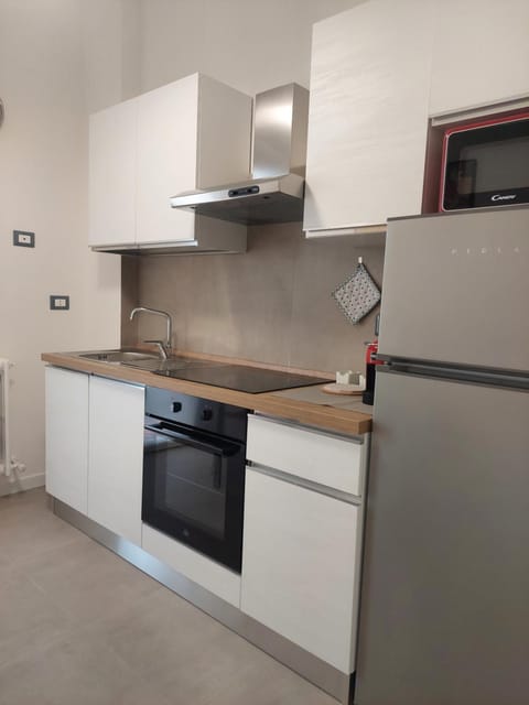 Kitchen or kitchenette, minibar, kitchen