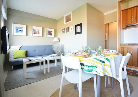 Kitchen or kitchenette, Living room, Dining area