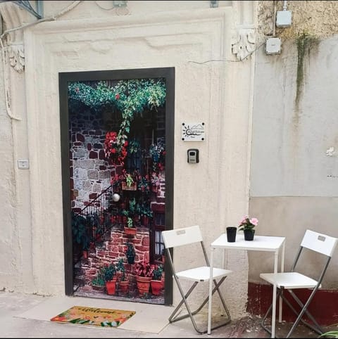 Facade/entrance, Day