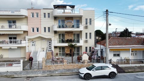 Property building, Day, Neighbourhood, Street view, Location, Parking