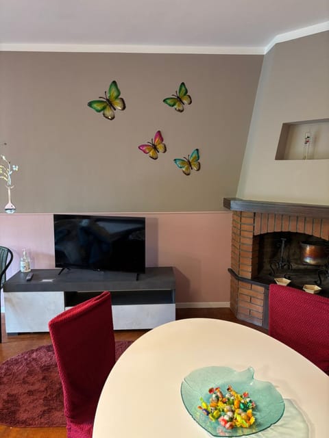 Communal lounge/ TV room, TV and multimedia, Living room, Seating area