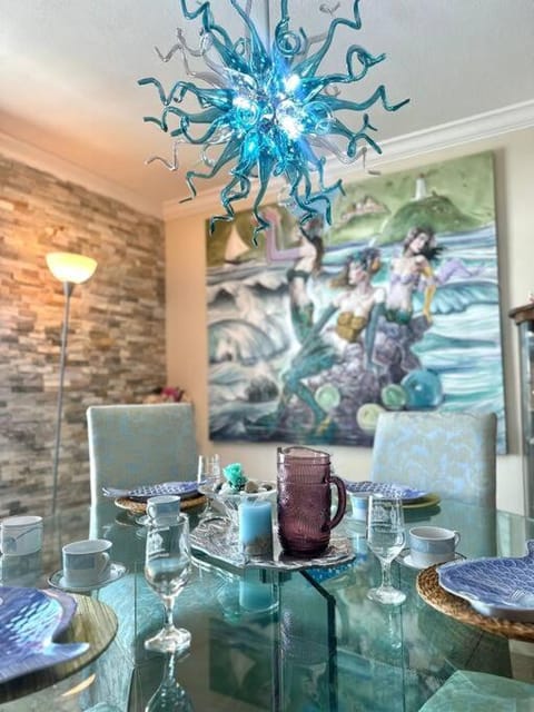 Luxury Waterfront Home, With Private Hot Tub, Hallandale Beach, Casinos, Shops Villa in Hallandale Beach