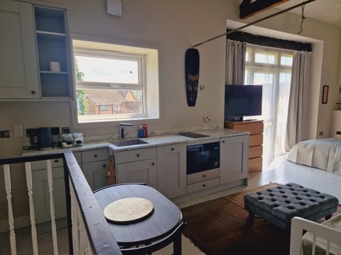 Loft Barn Apartment, sleeps 4 Apartment in Aylesbury Vale
