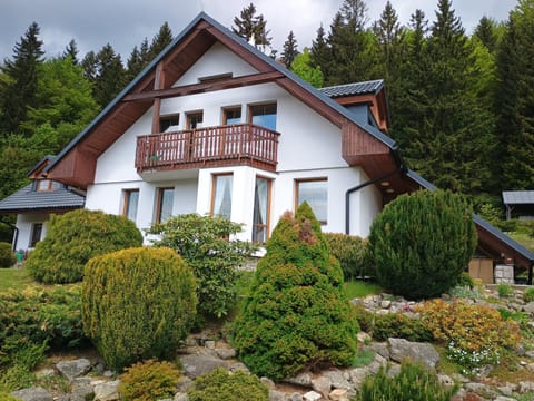 Property building, Spring, Day, Natural landscape, Garden, Garden view