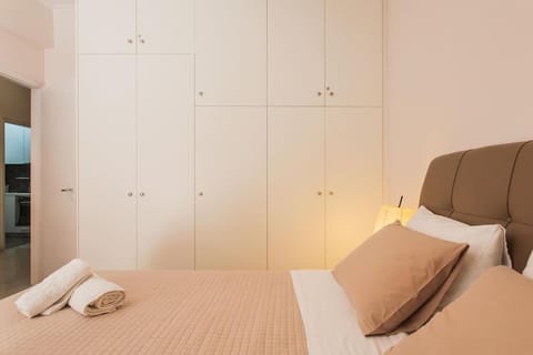 Flat in Athens historic city center @Ipitou str Apartment in Plaka