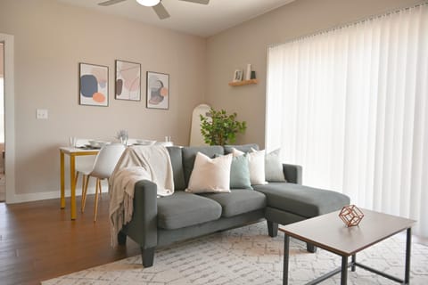 Cozy 2B Apartment with great Amenities in the Heart of Cedar Park Apartment in Leander