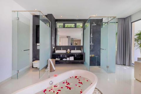 Bathroom, Bath