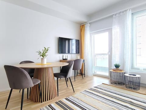 Asunto Siltavahti jokinäkymällä Apartment in Finland