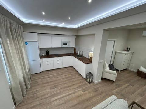 Kitchen or kitchenette, Living room