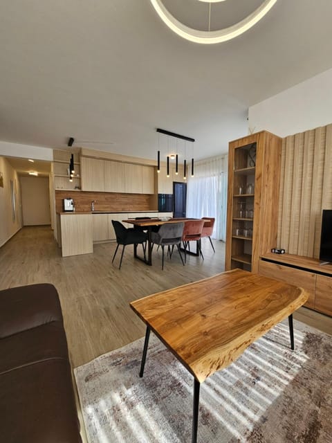 TV and multimedia, Kitchen or kitchenette, Living room, Seating area, Dining area