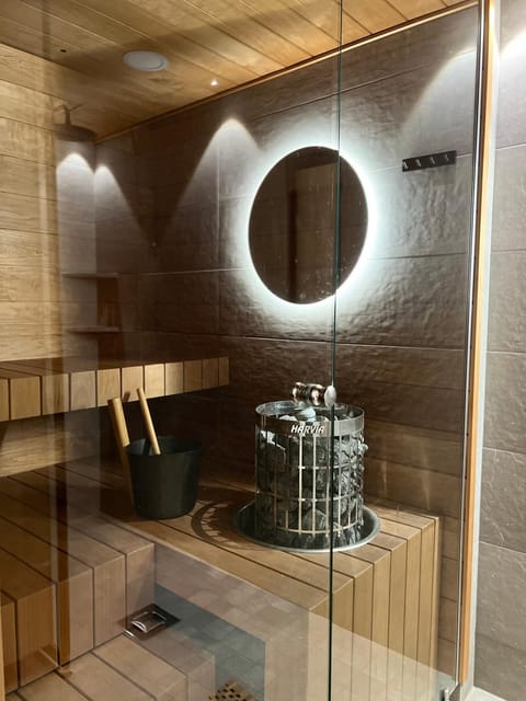 Sauna, towels, laundry