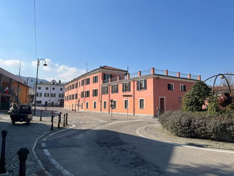 Property building, Street view