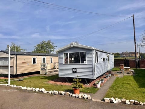 3-Bedroom Swift Caravan - Located in Uddingston, Glasgow at Maryville Caravan Site Apartment in Glasgow
