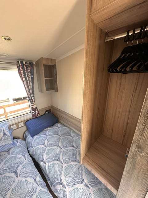 3-Bedroom Swift Caravan - Located in Uddingston, Glasgow at Maryville Caravan Site Apartment in Glasgow