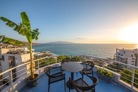 Balcony/Terrace, Lounge or bar, Sea view
