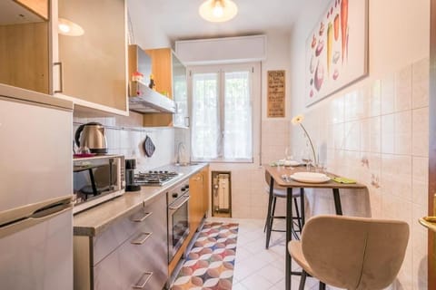 Coffee/tea facilities, Kitchen or kitchenette, Dining area, dishwasher, pet friendly, stove