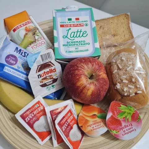 Food and drinks, Food, Breakfast, Continental breakfast