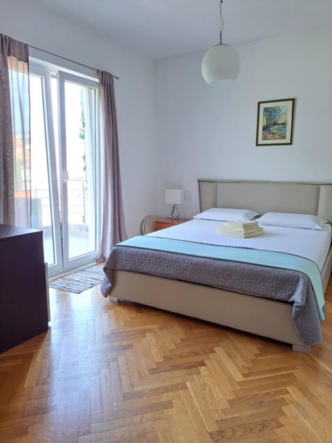 Rooms Keti - Yellow room Bed and Breakfast in Korčula