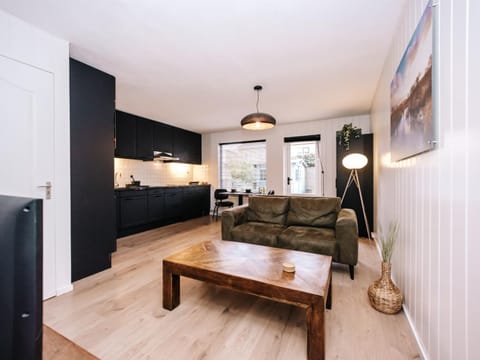 Kitchen or kitchenette, Seating area, Dining area