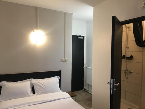 le paris saint ouen Hotel in Paris