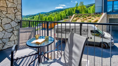 Balcony/Terrace, Mountain view, Parking