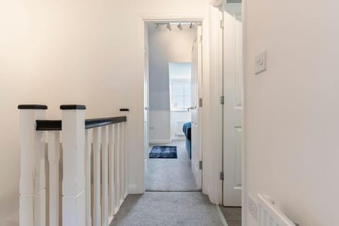 Luxury City Centre 5 Bed House with FREE parking Apartment in Birmingham