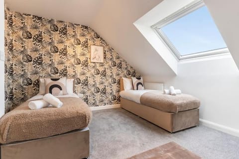 Luxury City Centre 5 Bed House with FREE parking Apartment in Birmingham