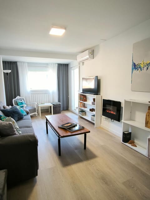 TV and multimedia, Living room, air conditioner