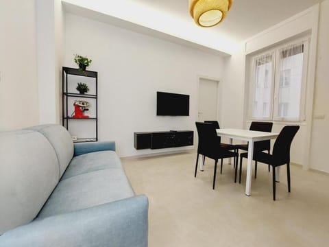 Communal lounge/ TV room, TV and multimedia, Living room