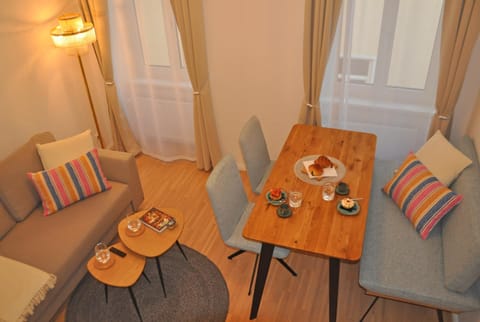 Living room, Seating area, Dining area, Food
