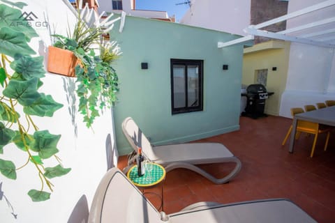 Balcony/Terrace, sunbed