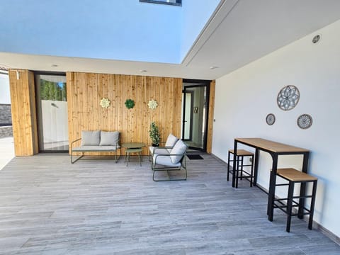 Garden, Balcony/Terrace