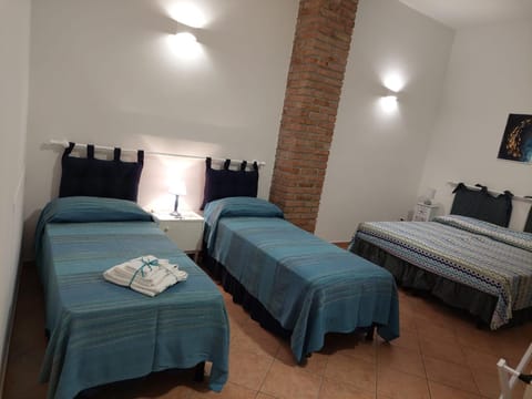 Photo of the whole room, Bedroom, towels