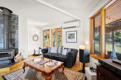 Blissful Birchs Bay - Gorgeous 3 Bedroom House House in Tasmania